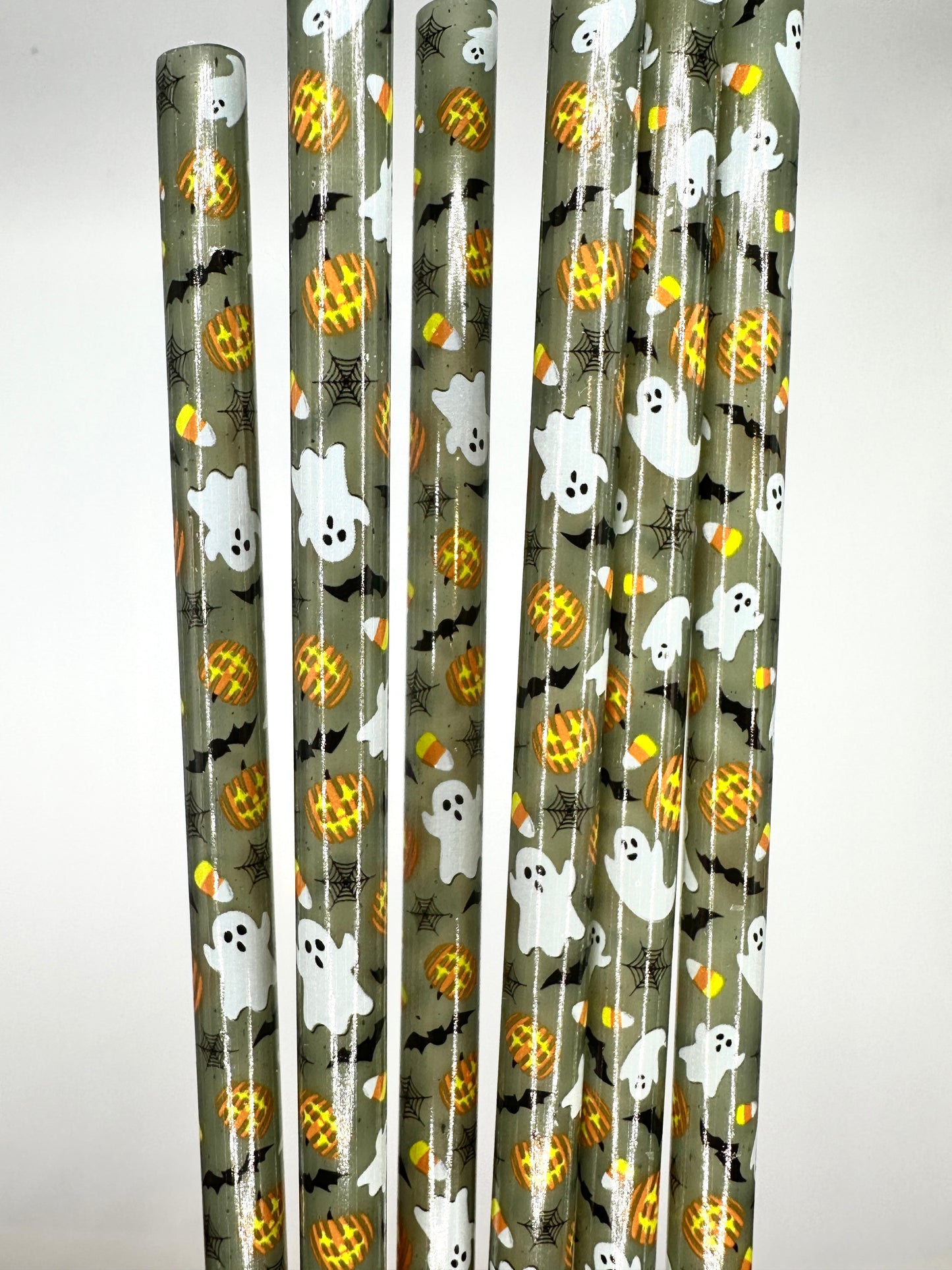 10" Halloween Ghosts and Pumpkins Reusable Plastic Straws (Color Changing)