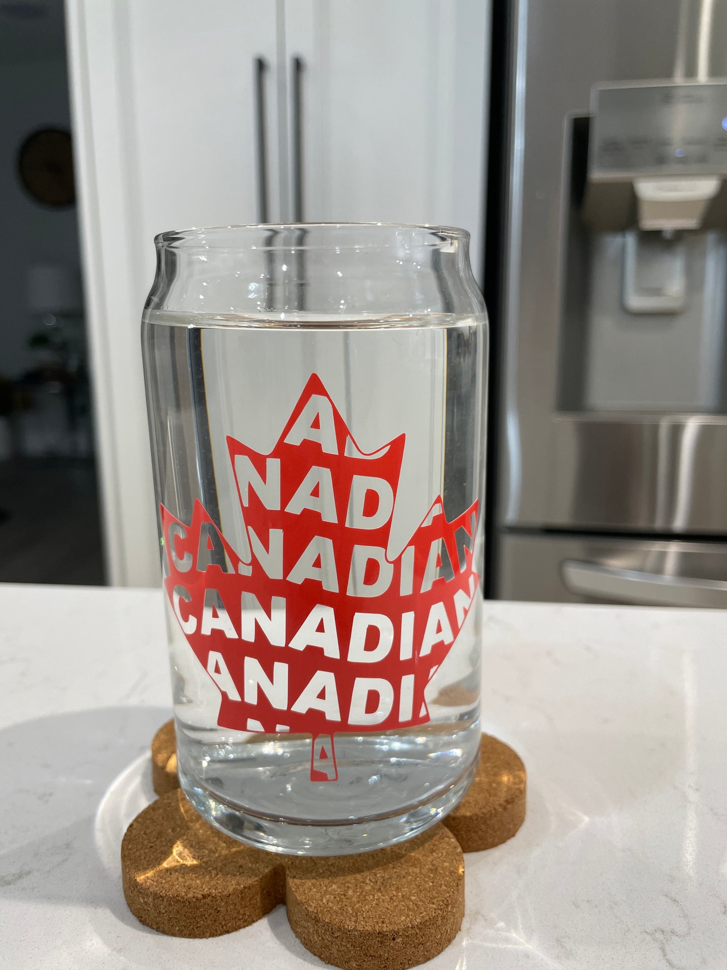 16oz Libbey Glass - Colour Changing Maple Leaf Canadian